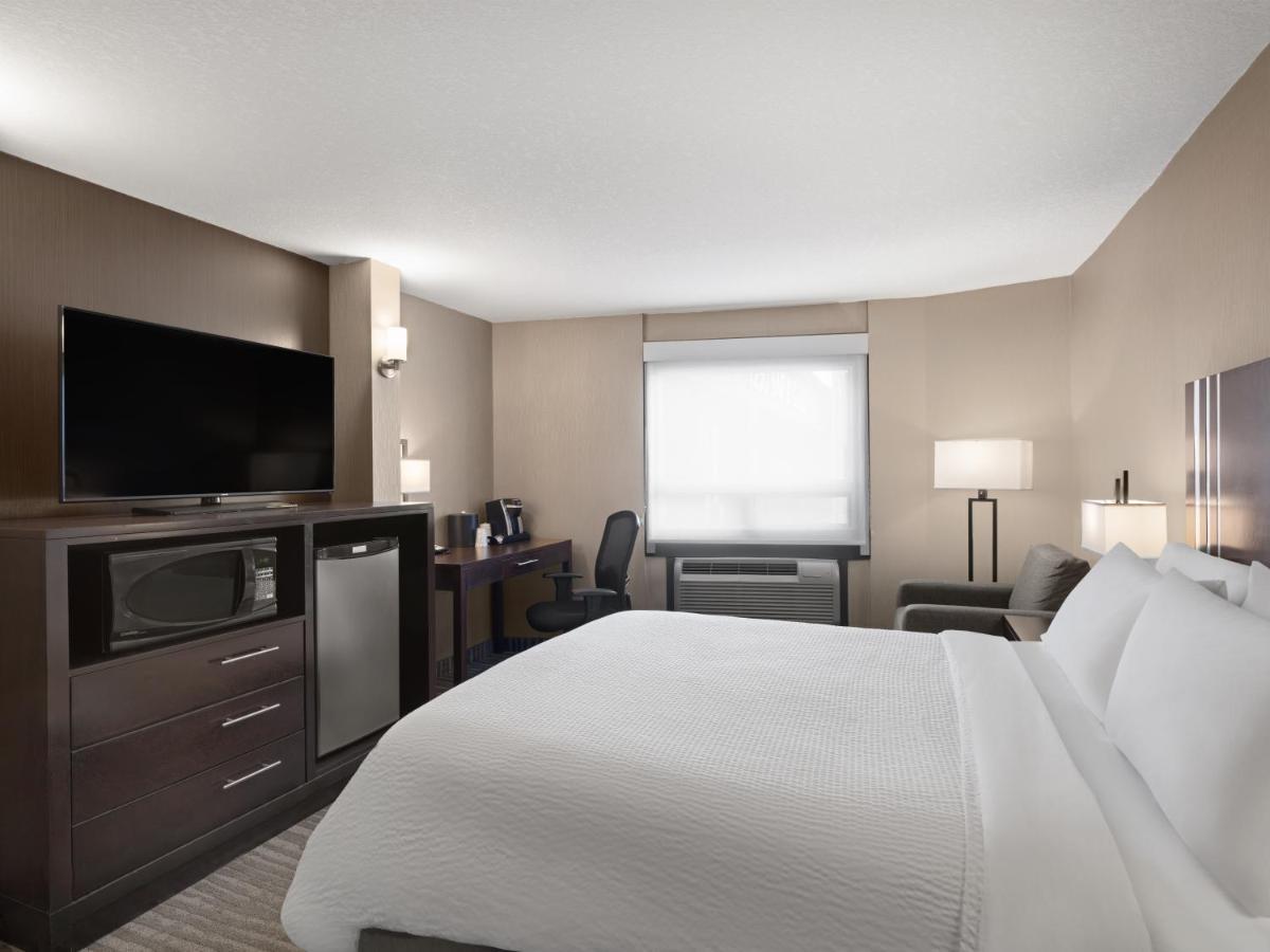 Holiday Inn Calgary Airport By Ihg Exterior foto
