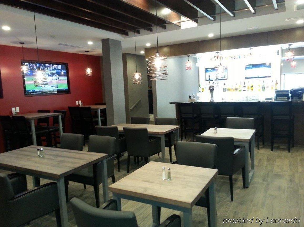 Holiday Inn Calgary Airport By Ihg Exterior foto